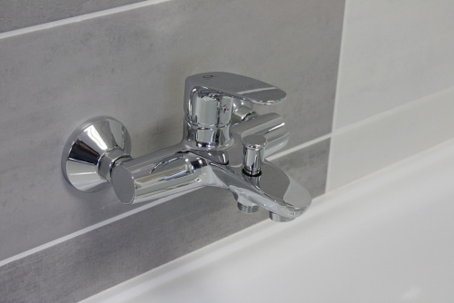 RAV SLEZAK Смеситель для ванны AMUR с стабильным держателем и лейкой