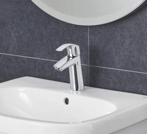 GROHE Смеситель для раковины Eurosmart, средний излив